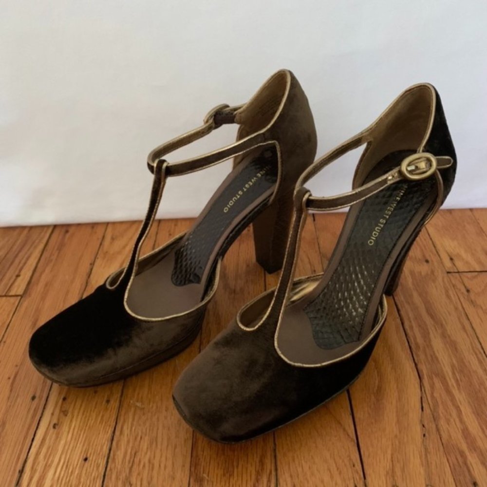 Nine West Studio Heels - Brand New in Box - 9.5M - Dark Brown Velvet